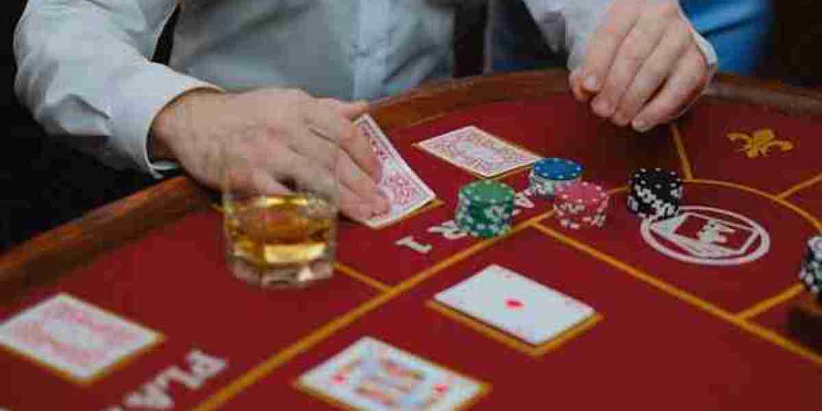 The Role of Sustainability and Eco-Friendly Practices in the Future of Online Casinos: Analyzing Trends in Responsible G